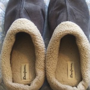 Dearfoam slippers great condition clean
